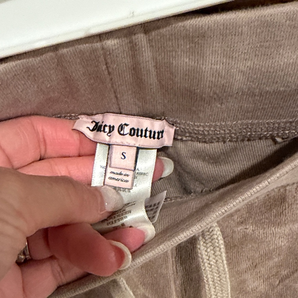 Juicy Couture Taupe Velour Pants with Silver Logo - Picture 3 of 6